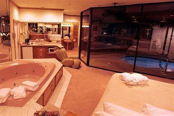 Sybaris Pool Suites Mequon Brown Deer Exterior foto